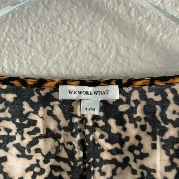 WEWOREWHAT BLANCA PRINTED WRAP MINI DRESS B752 - Picture 7 of 7